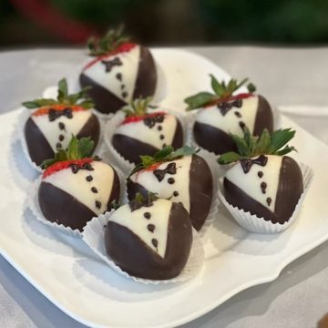 6 pc Tuxedo Chocolate Covered Strawberries