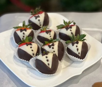 6 pc Tuxedo Chocolate Covered Strawberries