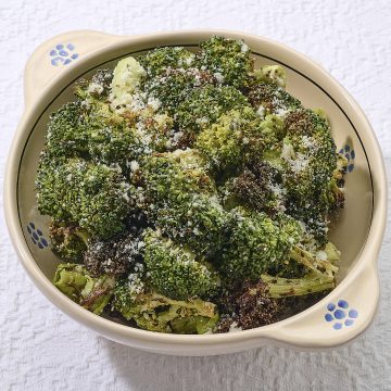Steamed Broccoli w/ Lemon & Pecorino