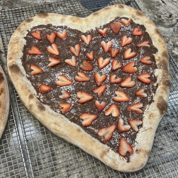 Nutella & Fresh Strawberry Dessert Pizza