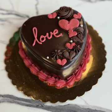 4″ Chocolate Heart Cake