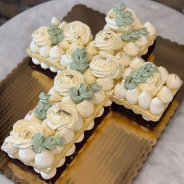 Chocolate & Vanilla Cross Cake