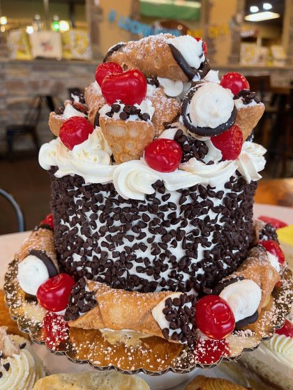 6″ Chocolate Cannoli Cake with Mini Cannoli